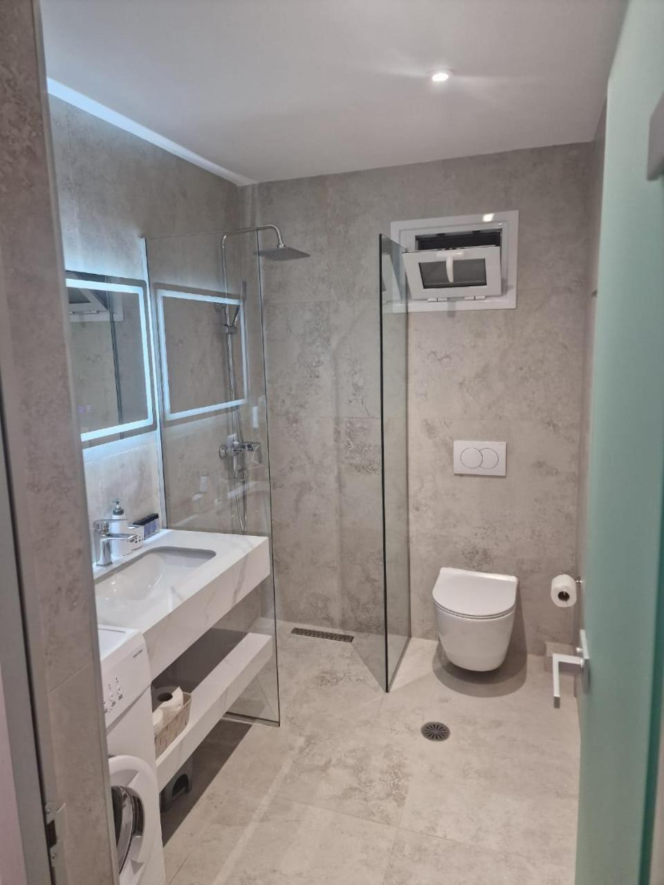 Appartement Lido Himare
